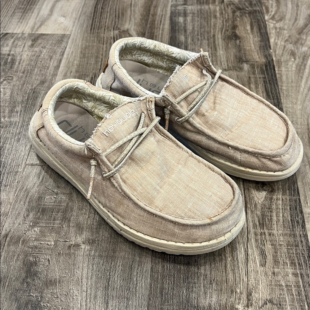 Boys Hey Dude Beige Slip-On Shoes | Size 5